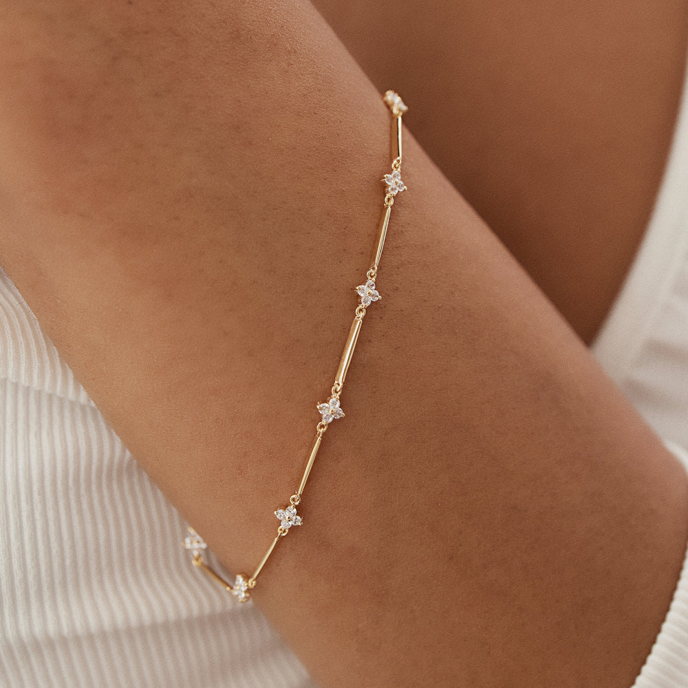 Clover Setting Diamond Bracelet