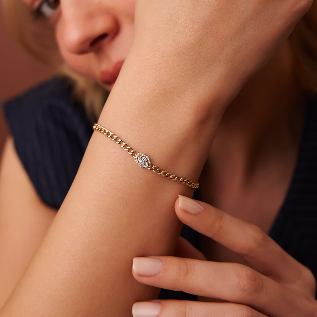 Diamond Illusion Setting Curb Link Bracelet