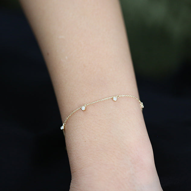 Minimalist Round Diamond Station Bracelet