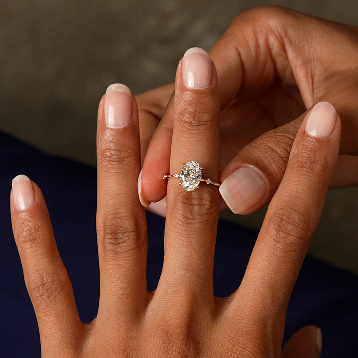 Oval Damond Engagement Ring With Accent Band