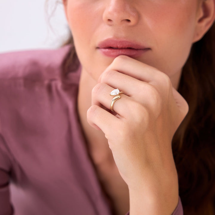 Pear Shaped Lab Grown Diamond WIth Twist Band Ring