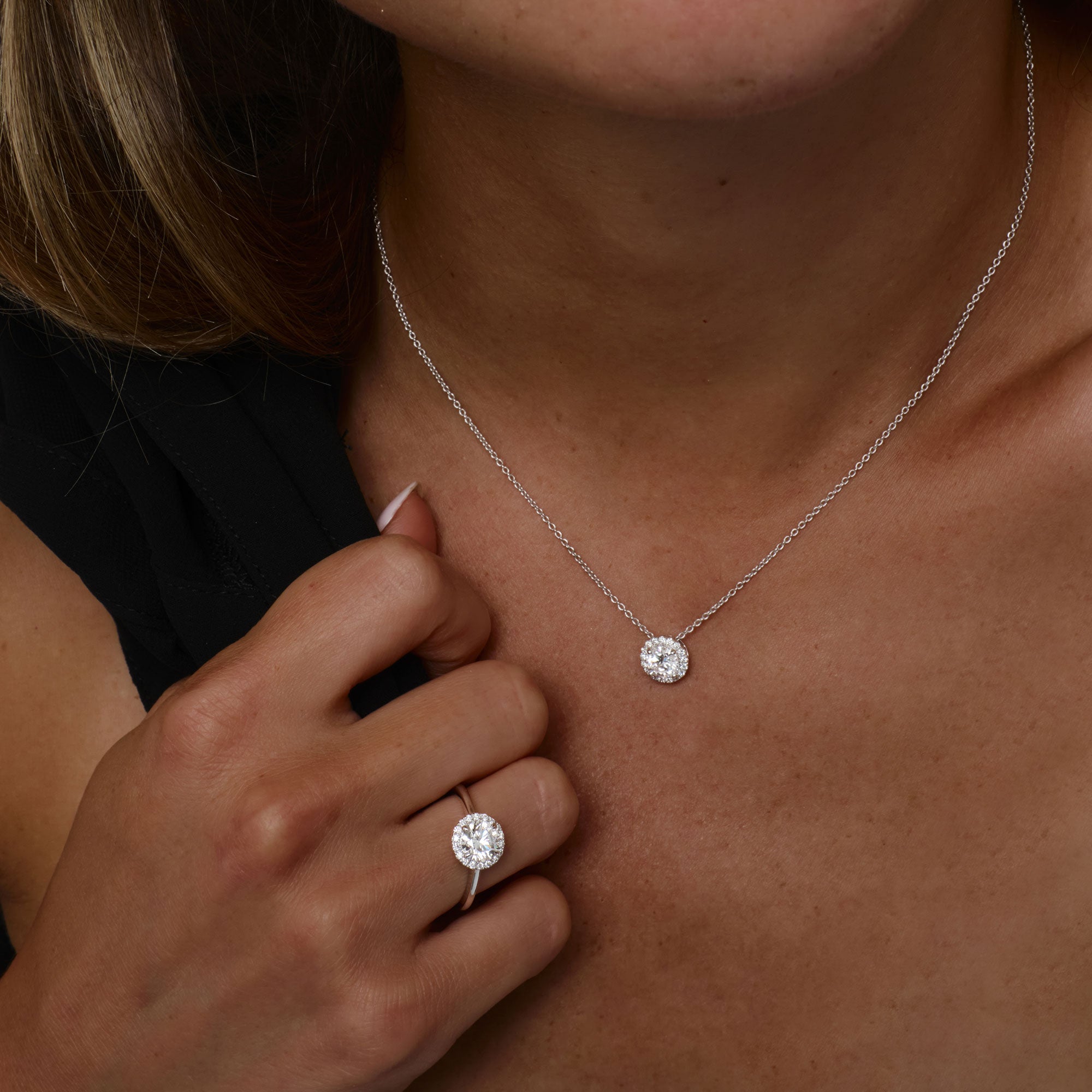 Round Briiliant Halo Set Lab Grown Diamond Necklace