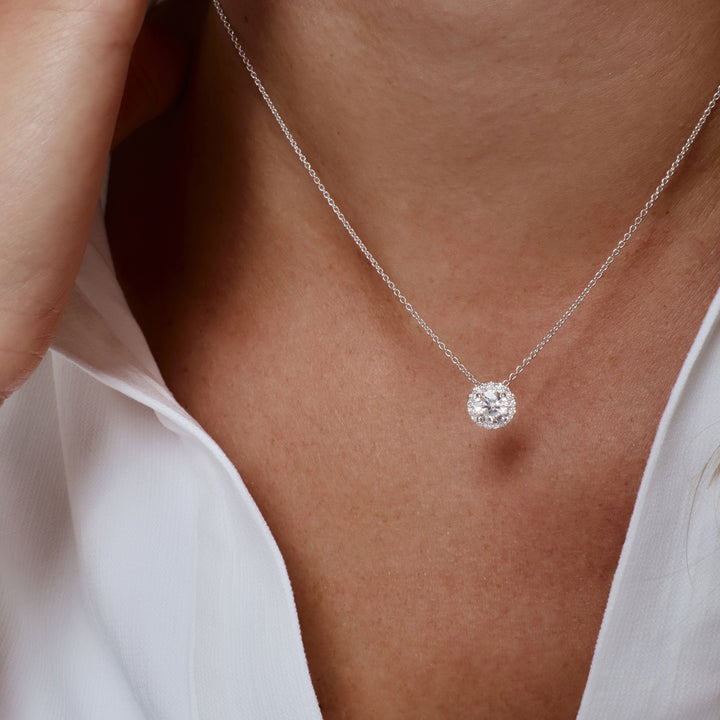Round Briiliant Halo Set Lab Grown Diamond Necklace