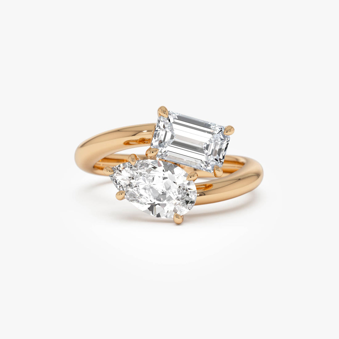 Toi et Moi Emerald And Pear Shape Sleek Design Diamond Ring