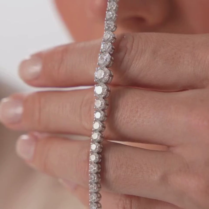 Round Brilliant Graduating Diamond Tennis Necklace